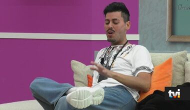 Depois de cantar o hino mais famoso do Natal, Leandro aposta num tema dos Anjos - Secret Story