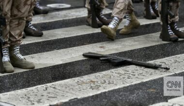 O motorista foi dormir a um hotel, deixou a carga sem vigilância: roubadas 20 mil munições do Exército alemão