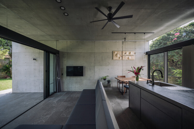 INHERIT - Casa que Carrega a Memória / CLAIR archi lab Co., Ltd. - Fotografia de Interiores, Cozinha, Concreto