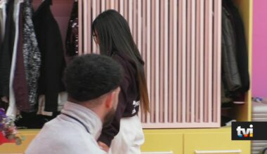 Cuscos na casa! Enquanto Fábio e Liliana discutem, concorrentes ouvem tudo atrás das portas - Secret Story