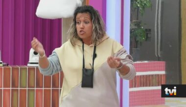 Marisa acusa o marido de andar em cima dos 'casais' e das 'meninas' - Secret Story