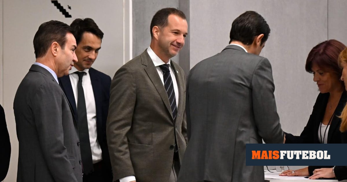 Cimeira de Presidentes: Varandas regressa a Lisboa mais cedo