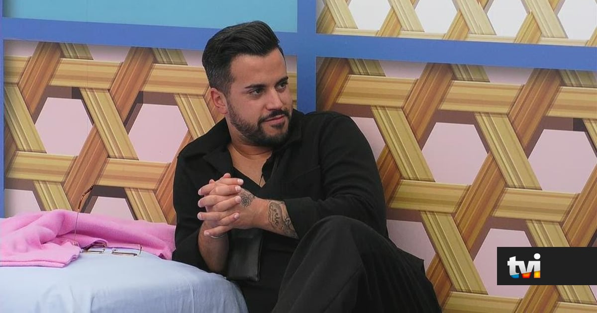 Após beijos escaldantes... Marisa faz uma dança para Pedro Jorge e este olha-a assim - Secret Story