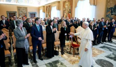 Papa alerta para mudança rápida causada pela IA e pede atenção às crianças e jovens