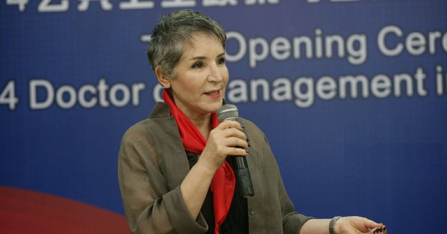 Pequim vê a UE como "irmã pequenita" do Tio Sam, diz Virgínia Trigo, professora portuguesa radicada na China