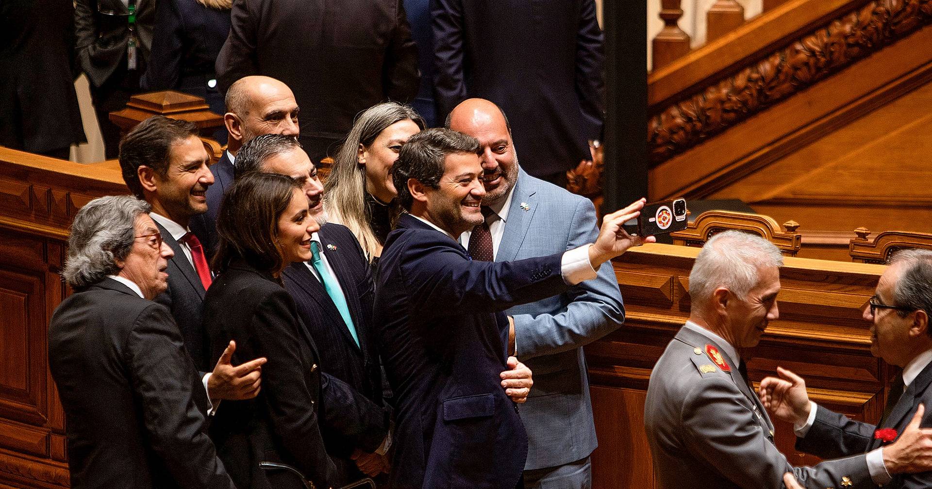 Parlamento aperta o cerco ao Chega: mais partidos defendem sanções para deputados