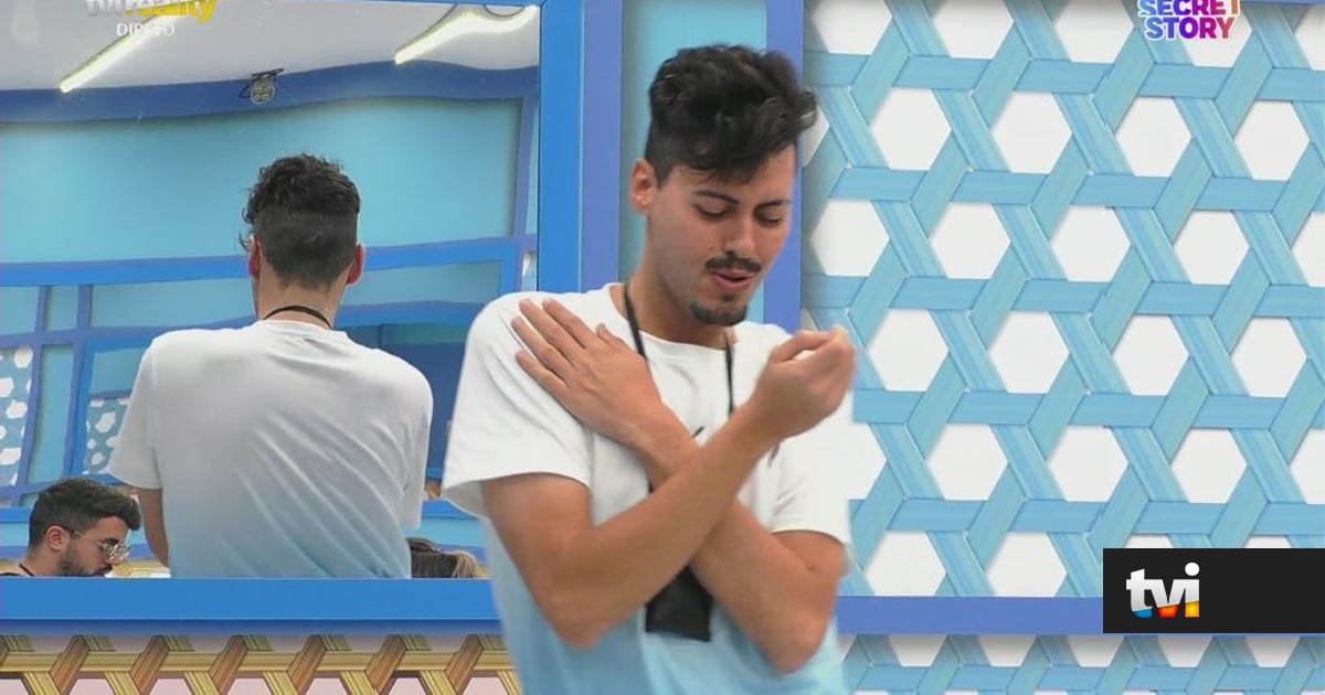 Ao ser ignorado, Leandro boicota tarefas domésticas dos colegas com danças sensuais à mistura - Secret Story