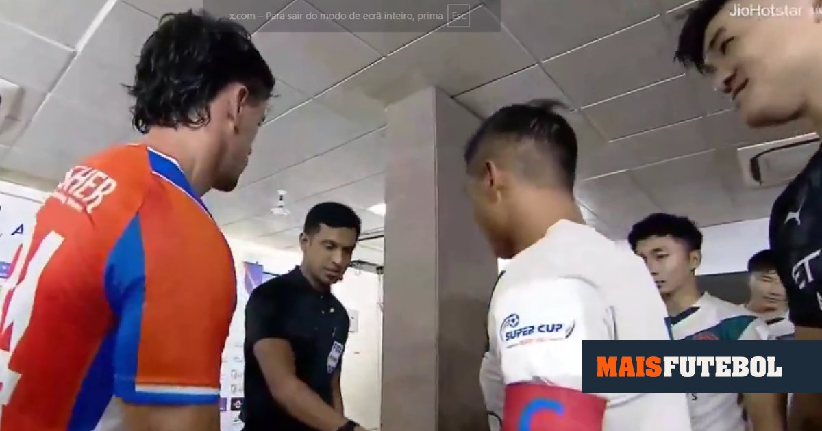 VÍDEO: capitão expulso antes do jogo começar e equipa não ficou reduzida