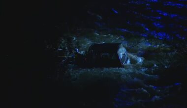 Jipe com cinco passageiros incluindo crianças preso num rio em Gondomar