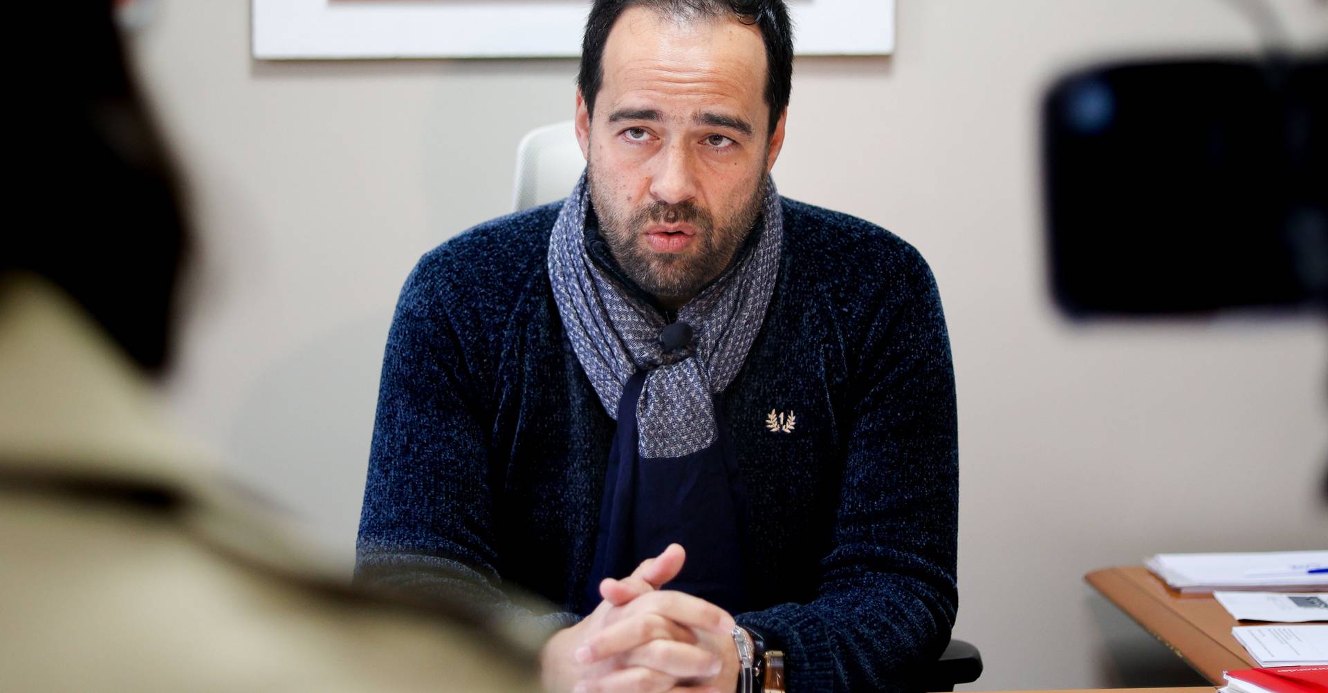 Junta de Freguesia na Amadora só atende em português e os imigrantes têm de levar tradutor