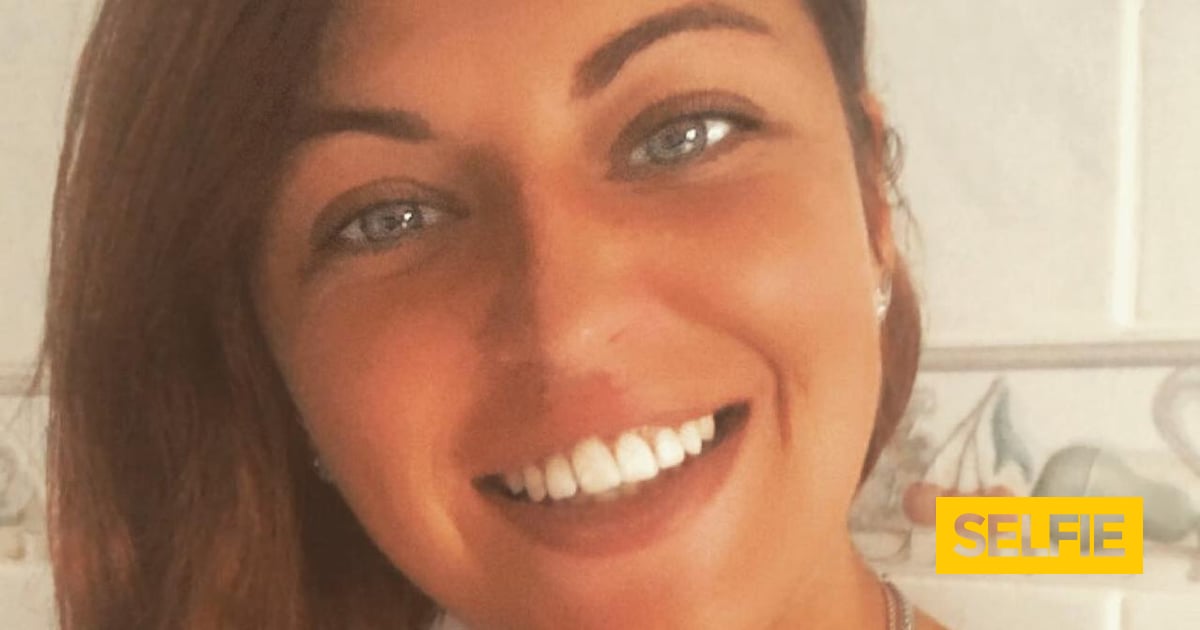 Na praia e ao lado de pessoa especial, Ângela Ferreira garante: "Amamos-te muito"