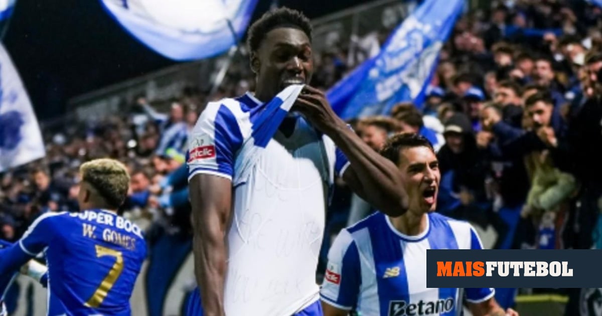 FC Porto: De Jong reage à dedicatória de Samu em Tondela