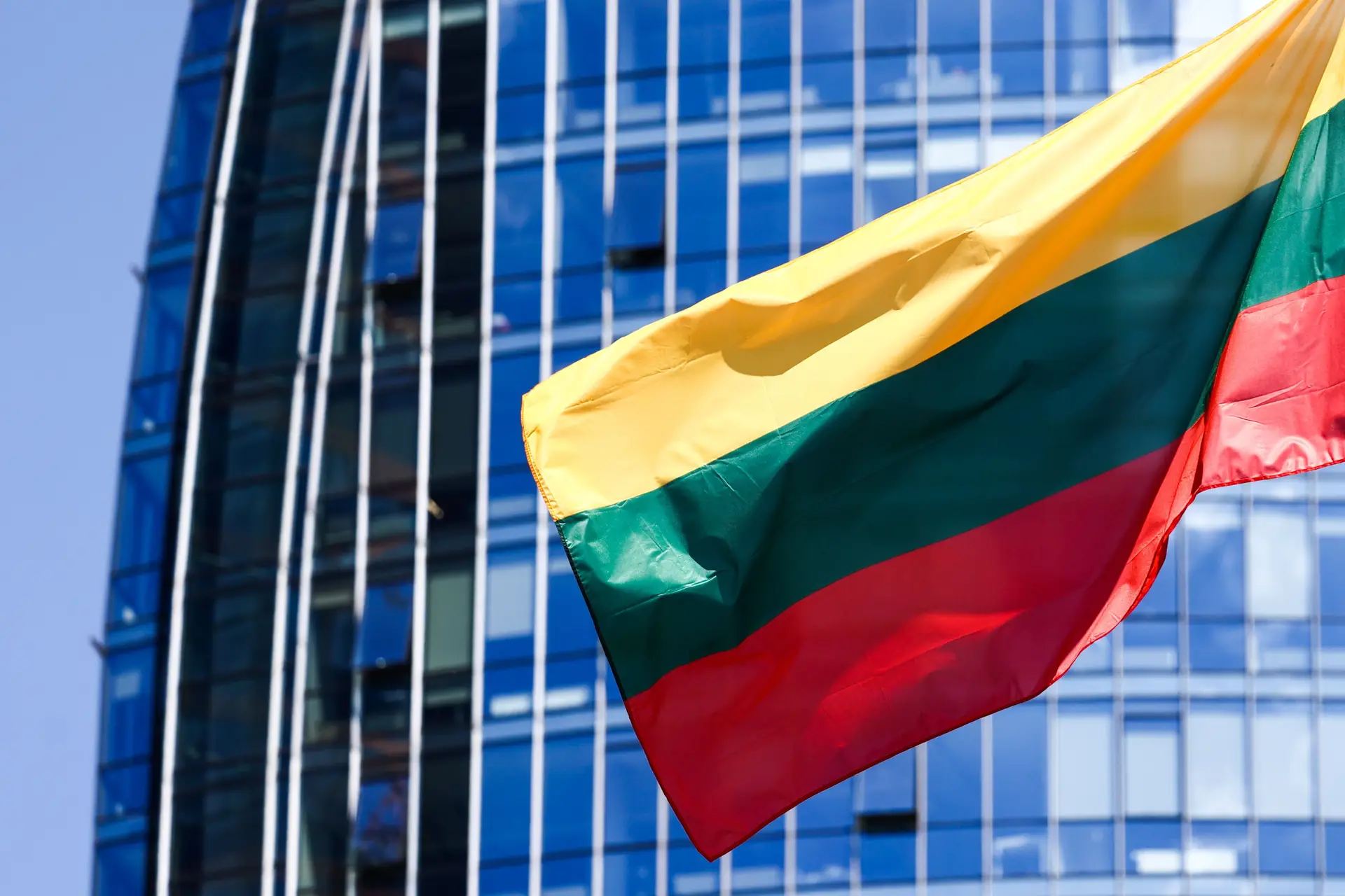 Lituânia declara estado de emergência nacional devido a balões bielorrussos no espaço aéreo