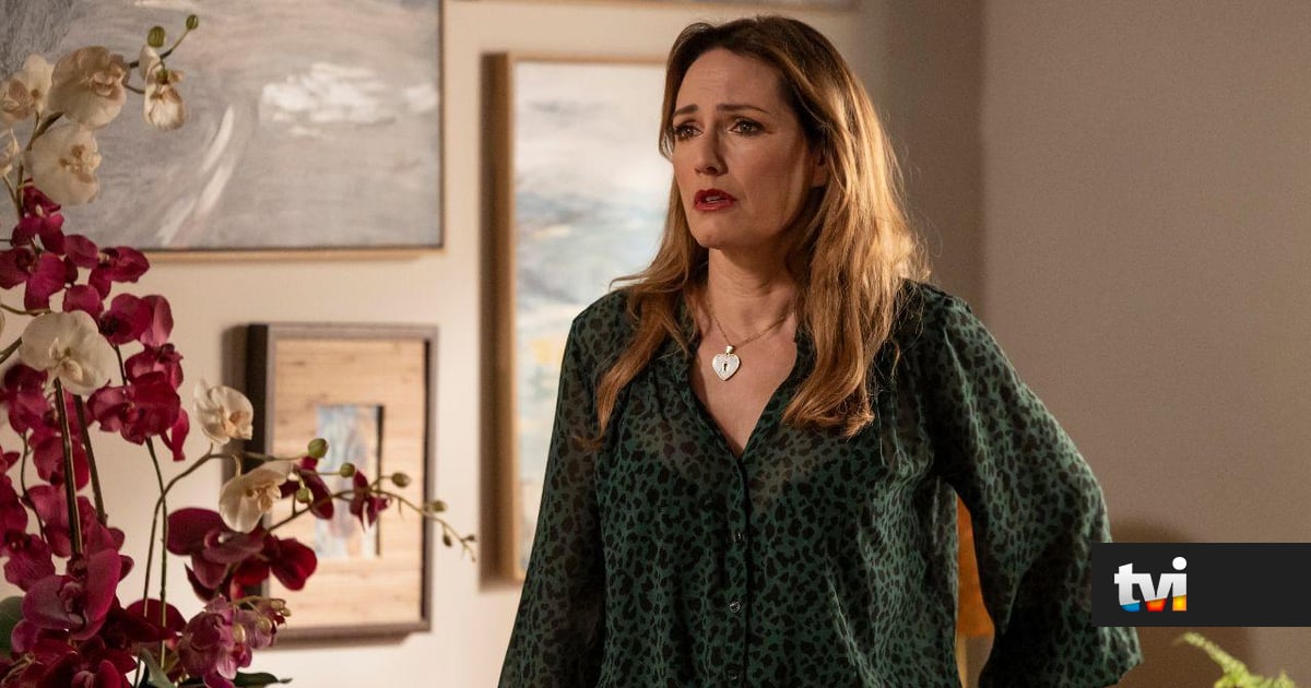 Vem aí em «A Protegida»: Clarice é ameaçada com uma navalha - Novelas