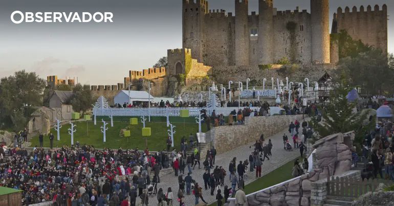 Carro invade Vila Natal e tenta circular dentro das muralhas – Observador