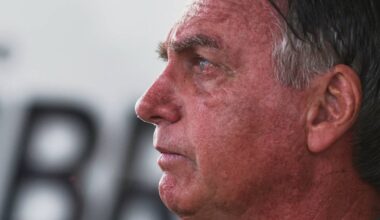 Câmara dos deputados aprova lei que pode reduzir de 27 para dois anos prisão de Bolsonaro