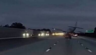 Avião colide com carro em aterragem de emergência na Flórida