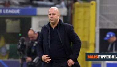 Arne Slot: «Adeptos cantarem o meu nome significa muito para mim»