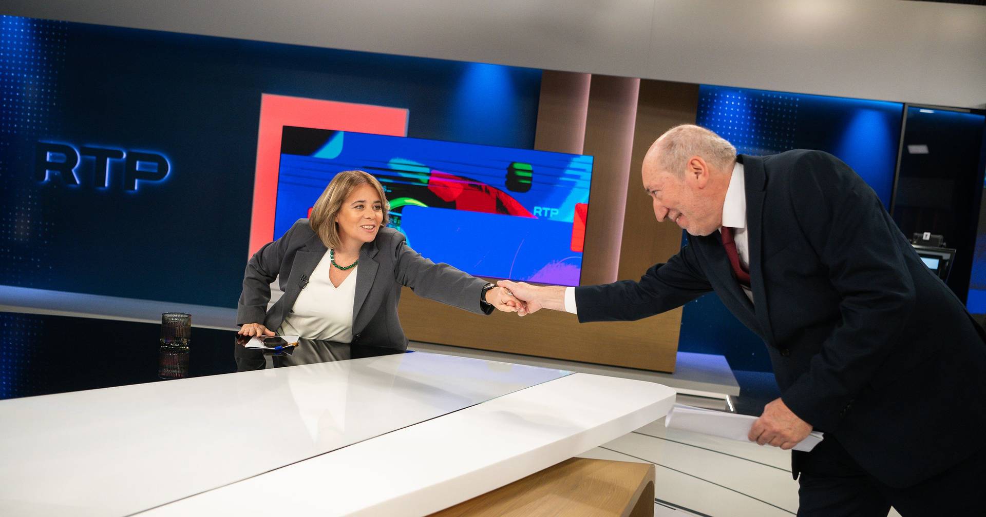 Das dissoluções à greve geral, a distância mínima entre Catarina Martins e António Filipe só foi visível na Ucrânia