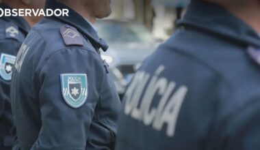 PSP teve de "retirar" grevistas na STCP, "sem uso da força" – Observador