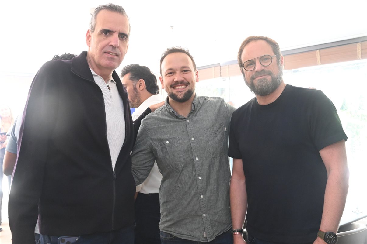 Flavio Marques, da BeFly, Rosa Shida, da United Airlines, Luciano Guimarães, da BeFly, Cristina Rached, da Lufthansa Group, Estela Marques, da Turkish Airlines, Sylvio Ferraz, da BeFly, Regina Carrelhas, da Emirates, e Lucia Lima, da United Airlines