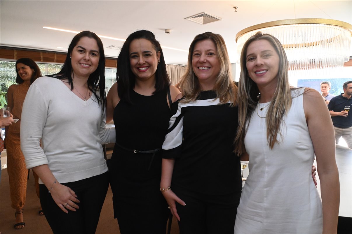 Flavio Marques, da BeFly, Rosa Shida, da United Airlines, Luciano Guimarães, da BeFly, Cristina Rached, da Lufthansa Group, Estela Marques, da Turkish Airlines, Sylvio Ferraz, da BeFly, Regina Carrelhas, da Emirates, e Lucia Lima, da United Airlines