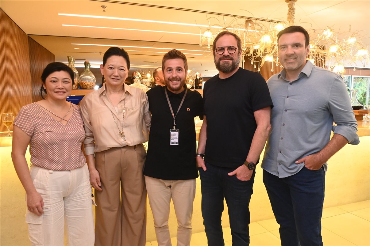 Flavio Marques, da BeFly, Rosa Shida, da United Airlines, Luciano Guimarães, da BeFly, Cristina Rached, da Lufthansa Group, Estela Marques, da Turkish Airlines, Sylvio Ferraz, da BeFly, Regina Carrelhas, da Emirates, e Lucia Lima, da United Airlines