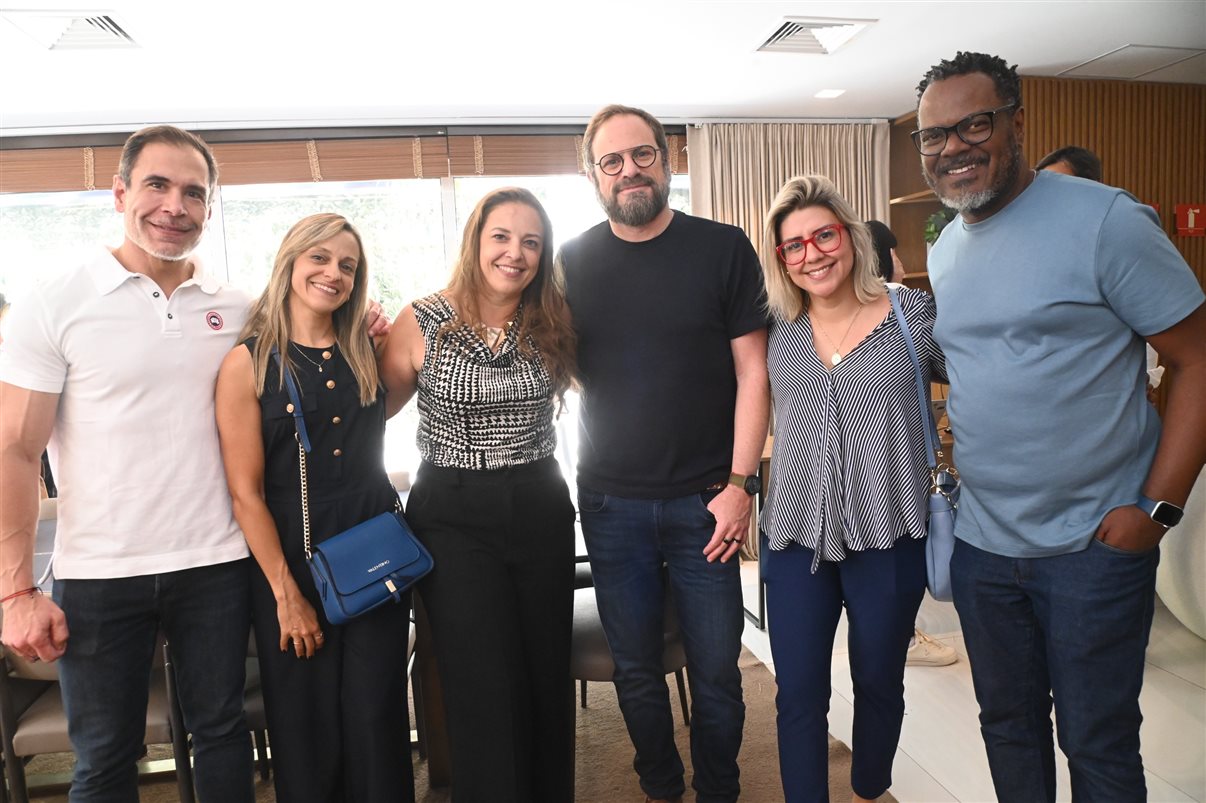 Flavio Marques, da BeFly, Rosa Shida, da United Airlines, Luciano Guimarães, da BeFly, Cristina Rached, da Lufthansa Group, Estela Marques, da Turkish Airlines, Sylvio Ferraz, da BeFly, Regina Carrelhas, da Emirates, e Lucia Lima, da United Airlines