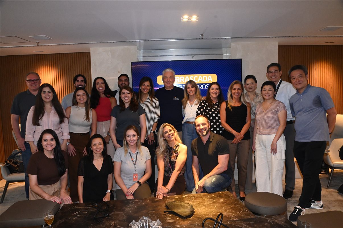 Flavio Marques, da BeFly, Rosa Shida, da United Airlines, Luciano Guimarães, da BeFly, Cristina Rached, da Lufthansa Group, Estela Marques, da Turkish Airlines, Sylvio Ferraz, da BeFly, Regina Carrelhas, da Emirates, e Lucia Lima, da United Airlines