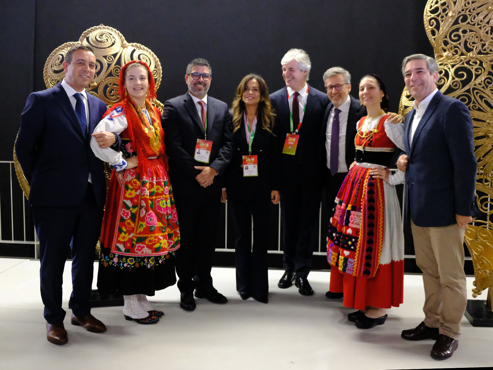 'apagão' na iluminação de natal em viana que até carlos moedas queria ver