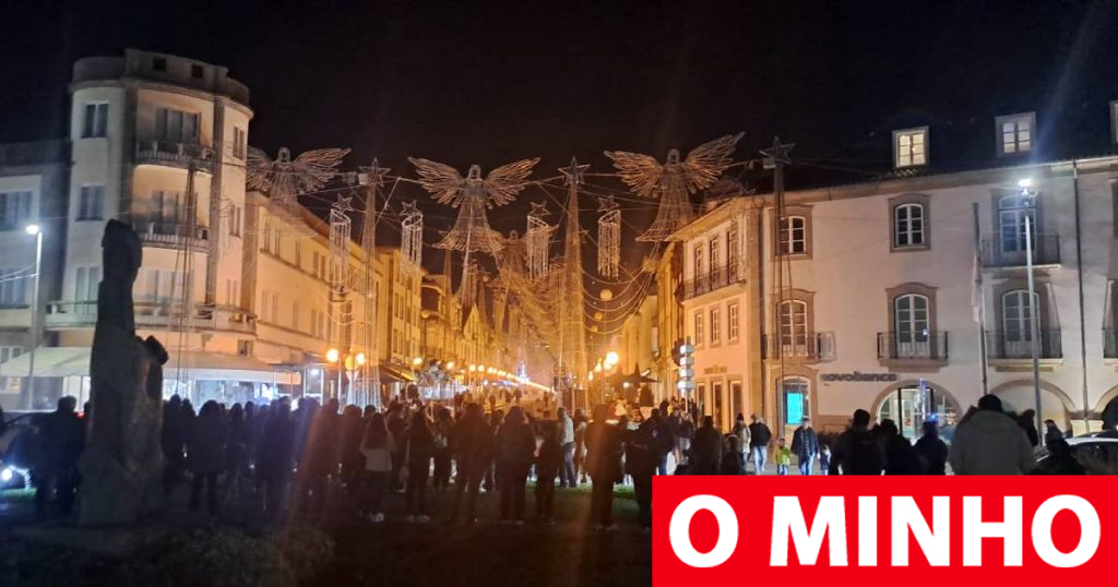 'Apagão' na iluminação de Natal em Viana que até Carlos Moedas queria ver