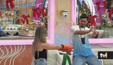 Hilariante: Ana e Leandro dão tudo em 'dança sexy' - Secret Story