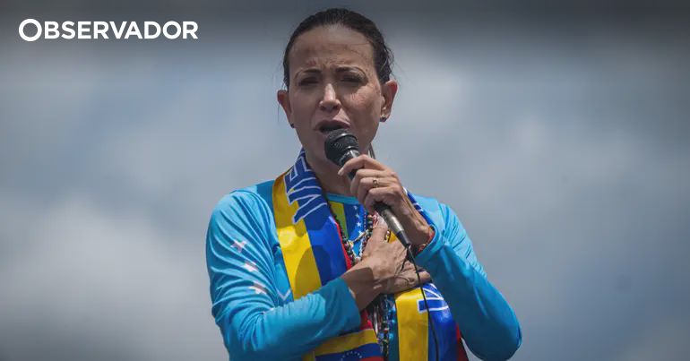 Corina Machado sofre fratura vertebral na viagem de fuga – Observador