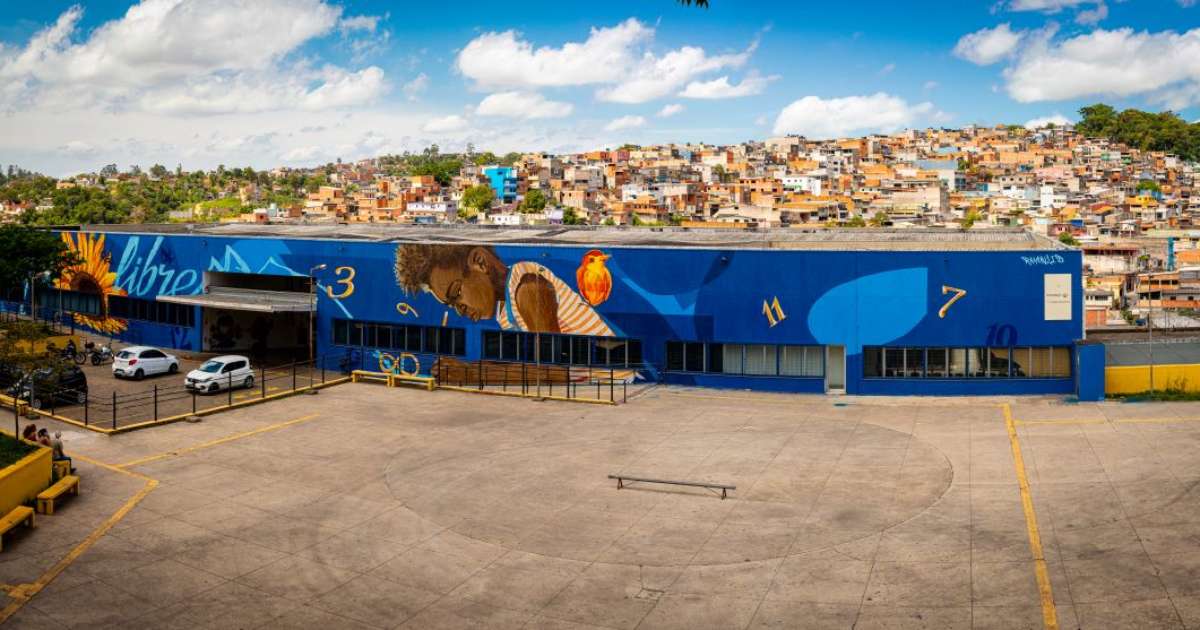 Grafiteiro carioca faz mural de 438 metros quadrados na periferia de São Paulo