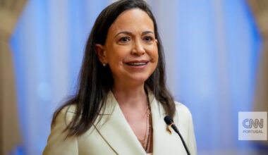 María Corina Machado fraturou vértebra durante viagem secreta da Venezuela para a Noruega