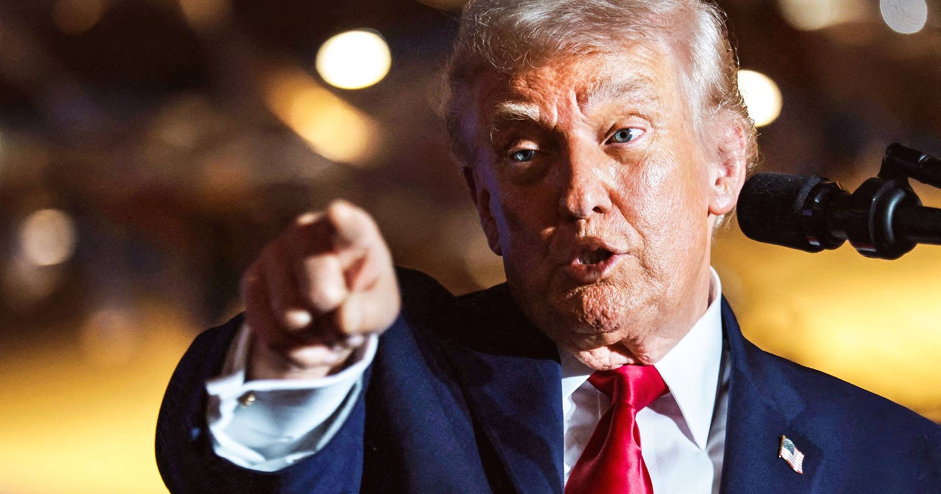 Donald Trump pede indemnização de 8,5 mil milhões de euros à BBC