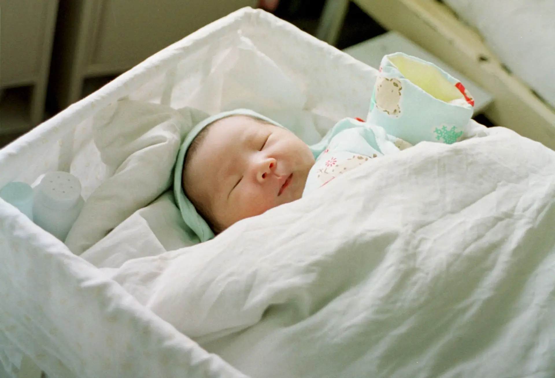 Bilionário chinês usou barrigas de aluguer nos EUA para ter mais de 100 filhos (e não é caso único)