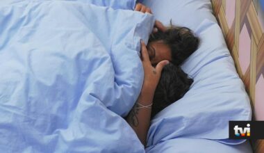 Após noite de alta tensão, Marisa e Pedro acordam juntos e aos beijos - Secret Story