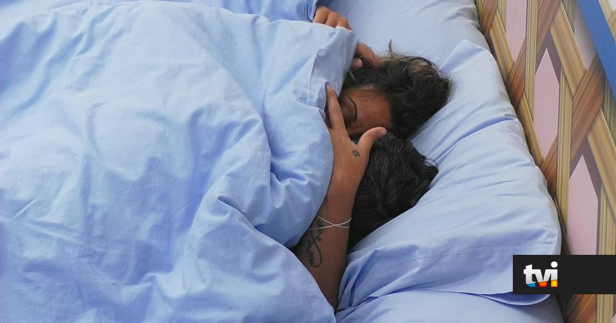 Após noite de alta tensão, Marisa e Pedro acordam juntos e aos beijos - Secret Story