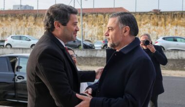 Julgamento dos cartazes do Chega sobre os ciganos termina sem decisão imediata