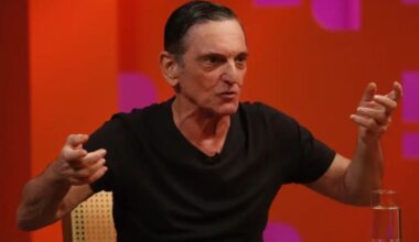 Justiça dá medida protetiva contra ex-Titãs Paulo Miklos após pedido de esposa