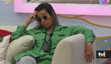 Implacável. Em conversa com Fábio, Marisa assume não conhecer Pedro - Secret Story