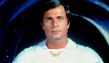 Gil Gerard, eterno 'Buck Rogers', morre aos 82 anos