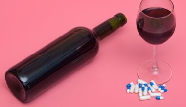 Automedicação nas festas: perigos de misturar álcool e remédios