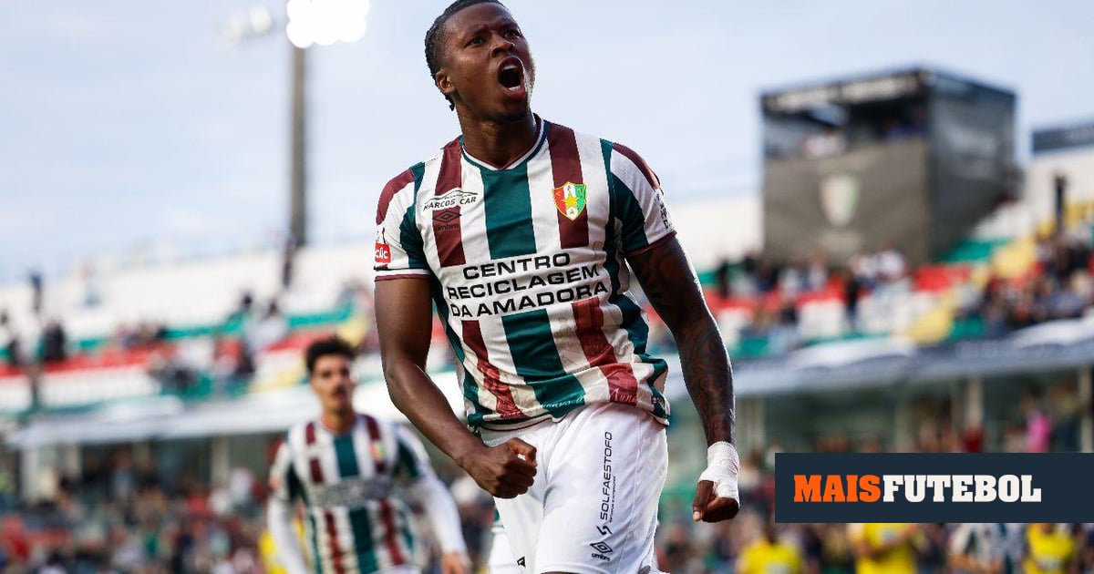 Benfica e Estrela da Amadora em negociações por Sidny Cabral