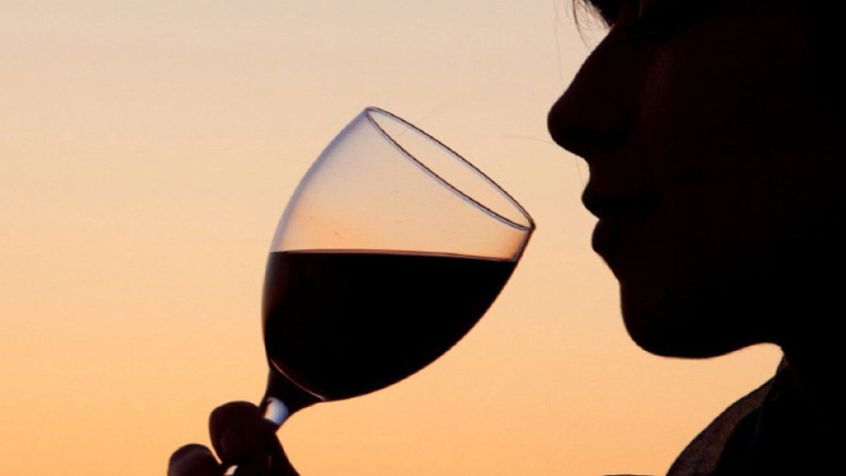 Consumo de álcool está ligado a maior risco de câncer, aponta estudo