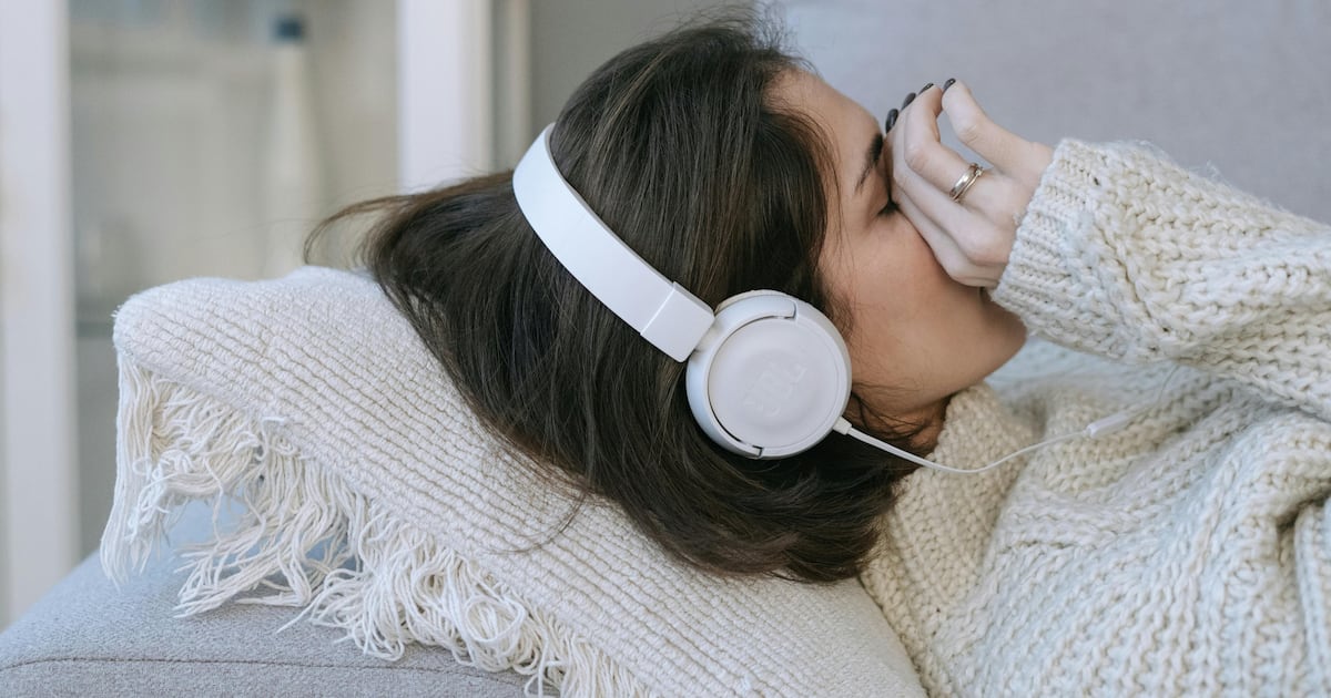 Músicas pop ficaram mais tristes nos últimos anos, aponta estudo – R7 Entretenimento