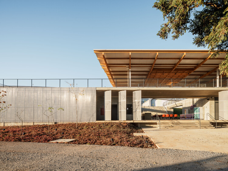 Centro de Vivência ILUM / 23 SUL - Imagem 2 de 25