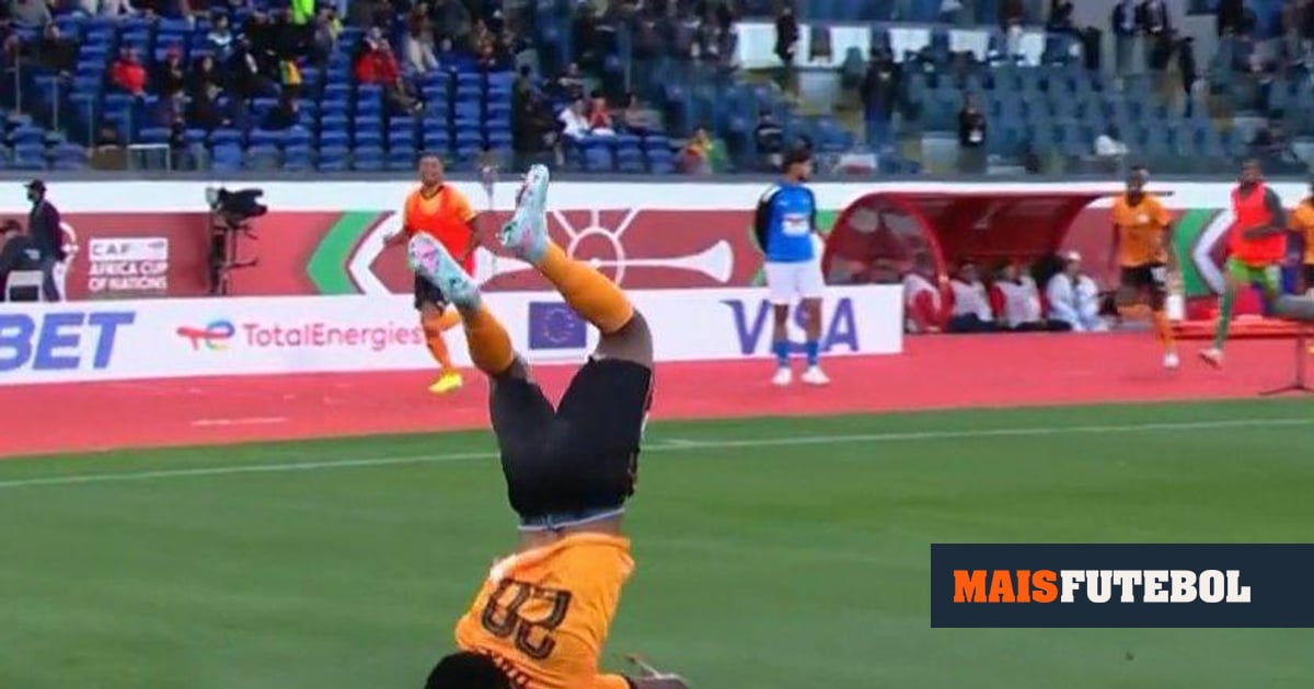 VÍDEO: celebração corre mal a Patson Daka e quase acaba em lesão grave