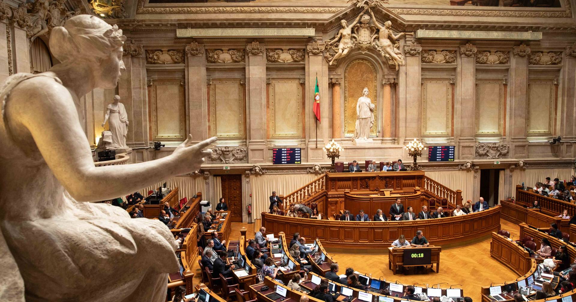 Governo chega a acordo com sindicatos para revisão das carreiras de reinserção social